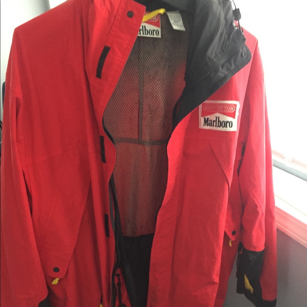 VINTAGE Marlboro windbreaker